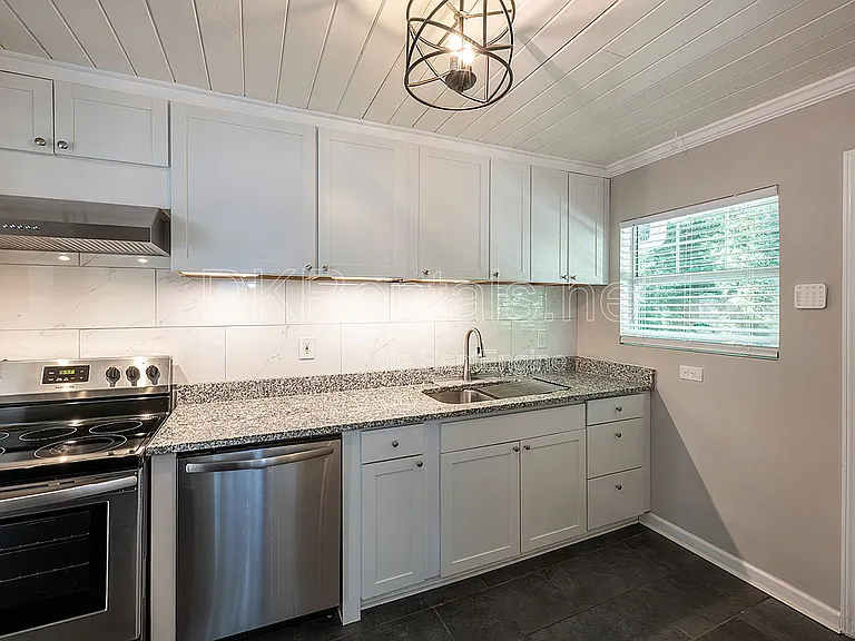 2874 Blount St — Photo 17