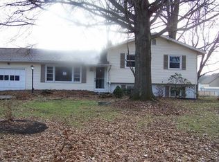 2950 Shellhart Rd, Barberton, OH 44203