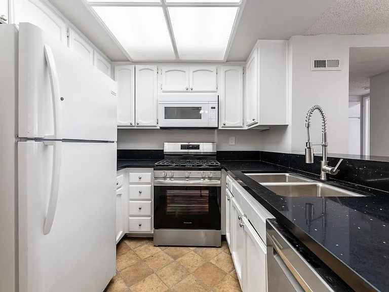 7800 Topanga Canyon Blvd #212 — Photo 9