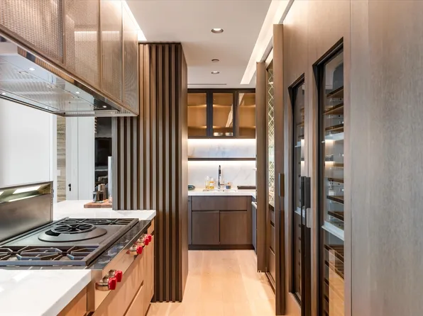 460 West 42nd Street image 7 of 30