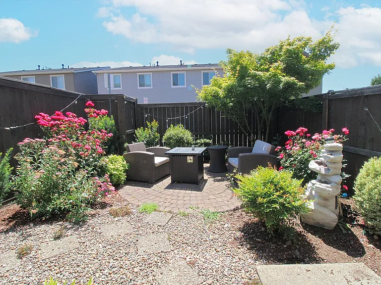 5220 SE Thornapple St — Photo 27