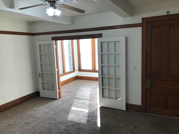 Large Living Room with BONUS Room