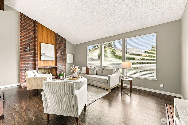 4th image of 29608 3rd Avenue S