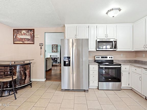 3rd image of 44446 Fenhold St