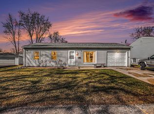 218 Mayfield Dr, Streamwood, IL 60107