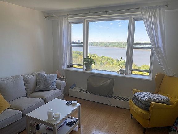 4th image of 5900 Arlington Ave APT 20P