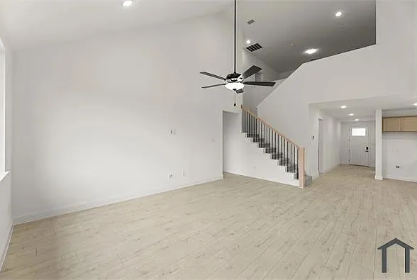 1210 Redcoat Dr — Photo 5