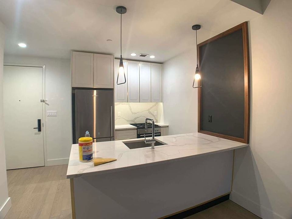 1st image of 571 4th Ave #607