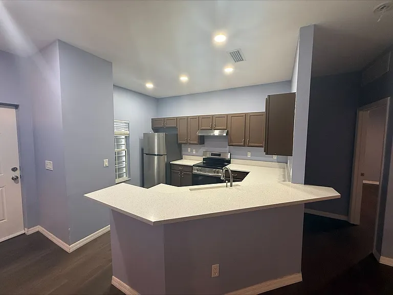 249 Emerson Dr NW — Photo 2