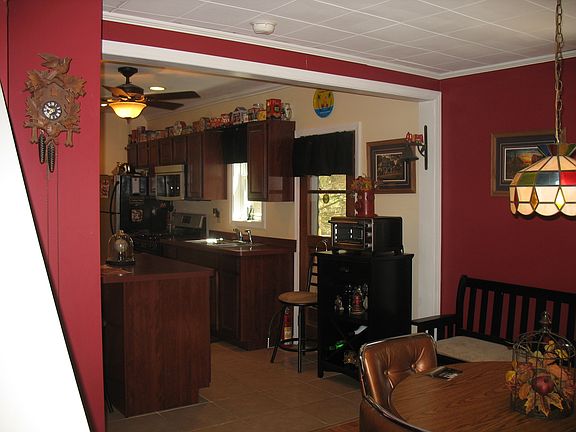 4th image of 29 Thomas Ave