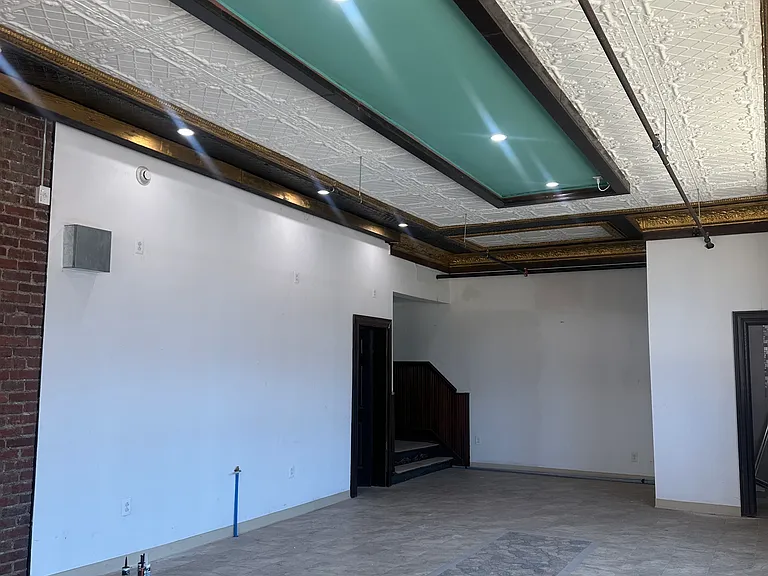 643 N Main St — Photo 6