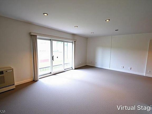 5th image of 380 Hoover Ave #156