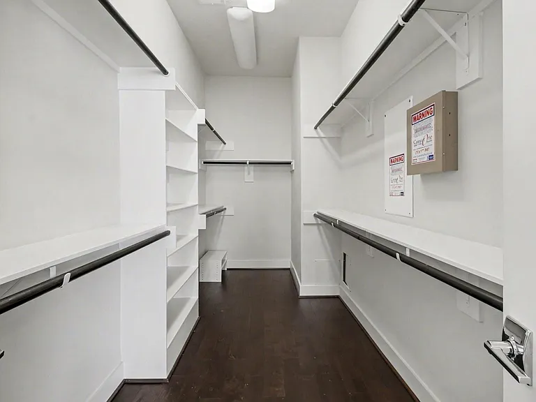 715 Hartman St — Photo 19