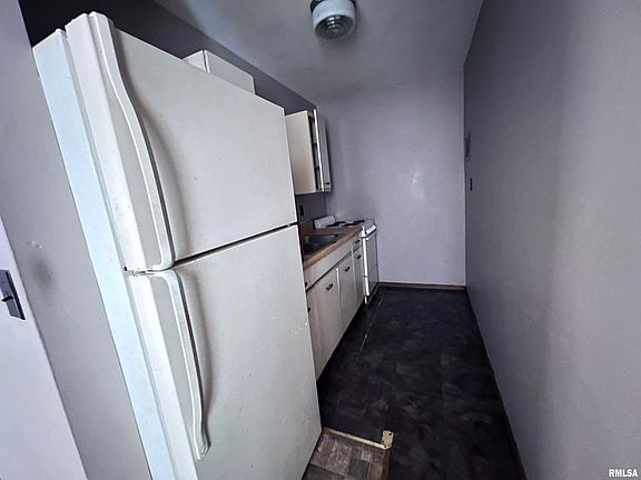 5th image of 605 W College St #607-609