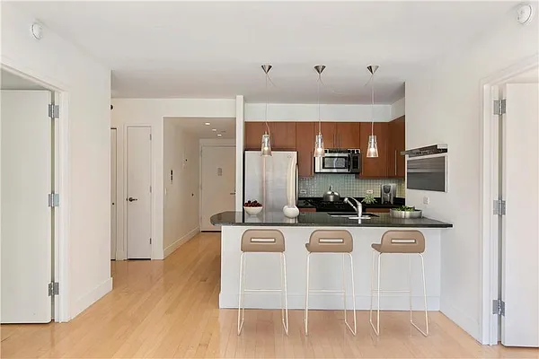Sold by Avenue Real Estate | media 2