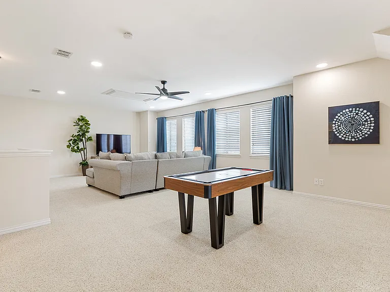 409 Rosemont Ln — Photo 32