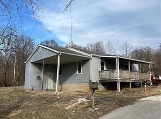 325 Oak Ln, De Soto, MO 63020