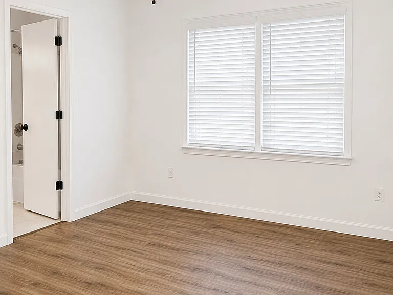 333 Seagraves Dr #333 — Photo 4