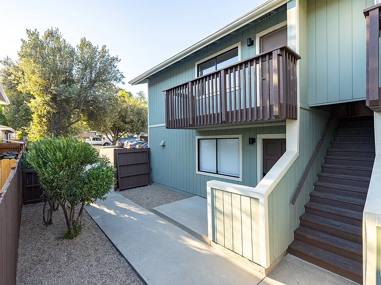 3434 Oak St — Photo 11