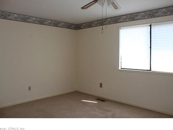 4th image of 21 Cedar Knolls Dr