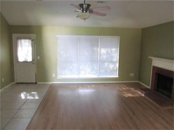 2nd image of 3035 Silver Spur Dr