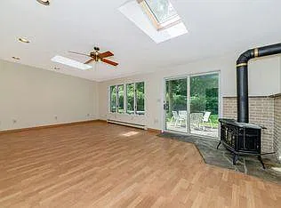 24 Friendly Rd — Photo 4