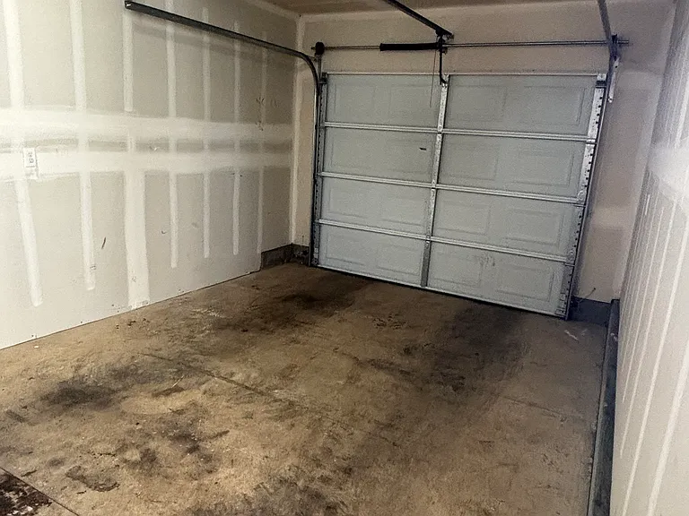 1427 Playford Ln — Photo 3