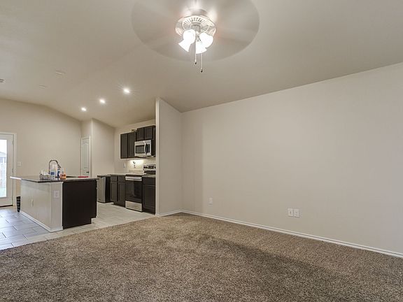 3rd image of 14303 Vernon Ave