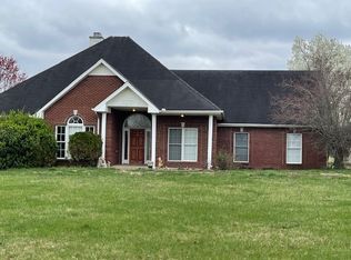 1030 Webb Rd, Clarksville, TN 37040