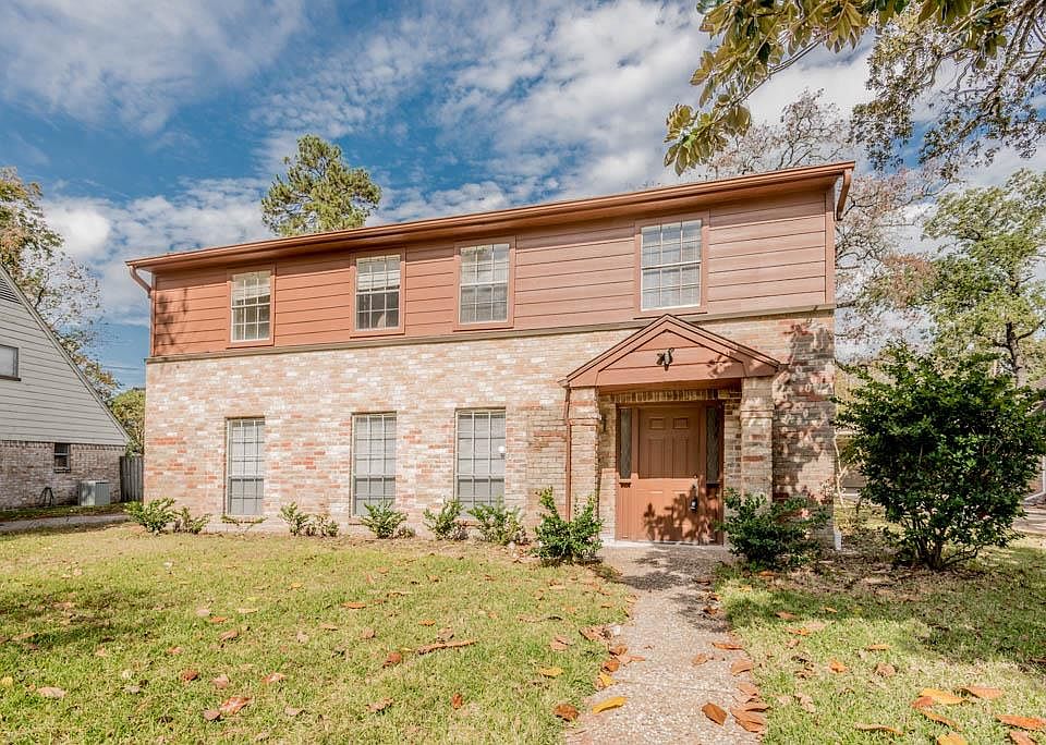 1st image of 15722 Winding Moss Dr