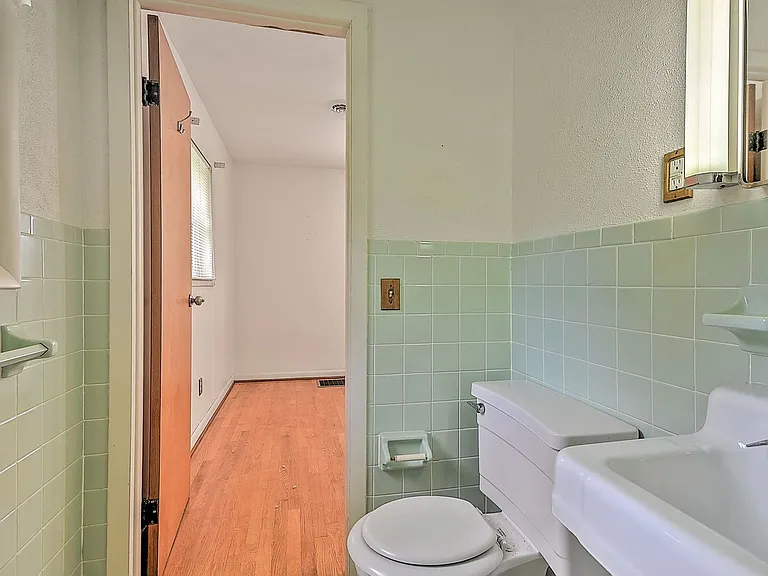 208 Hogan Ave — Photo 15