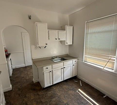 5th image of 3032 Fullerton St