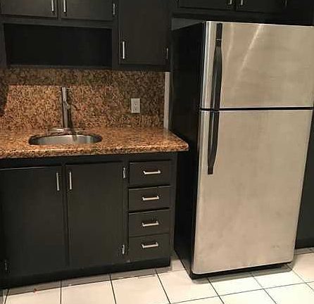 3rd image of 1228 West Ave APT 212
