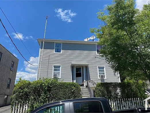 1 bed, 700 sqft, $2,200 — Photo 2
