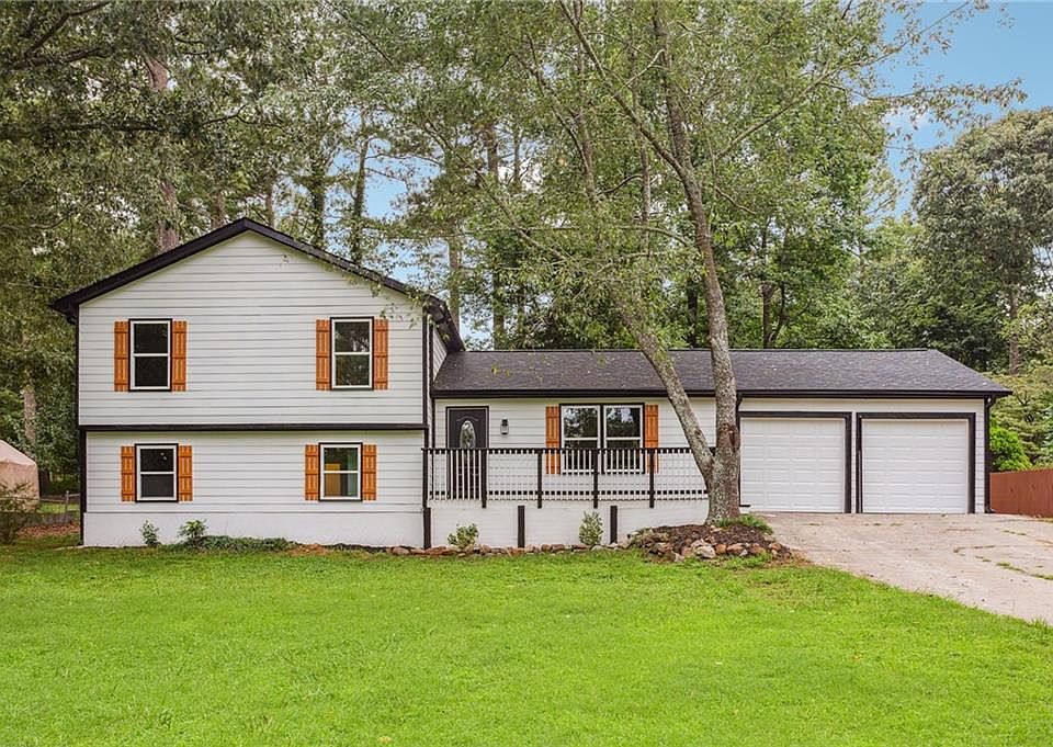 1st image of 125 Stone Wood Ln