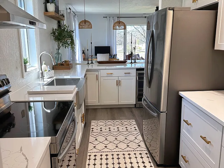 2209 Crestview Dr — Photo 18