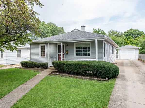 1939 Chestnut St, Waukegan, IL 60087