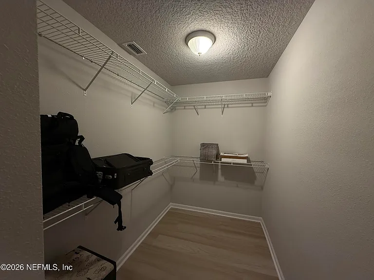 686 Glendale Ln — Photo 20