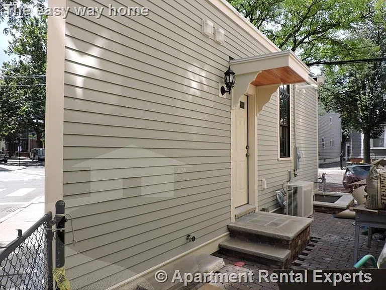 147 Webster Ave — Photo 10