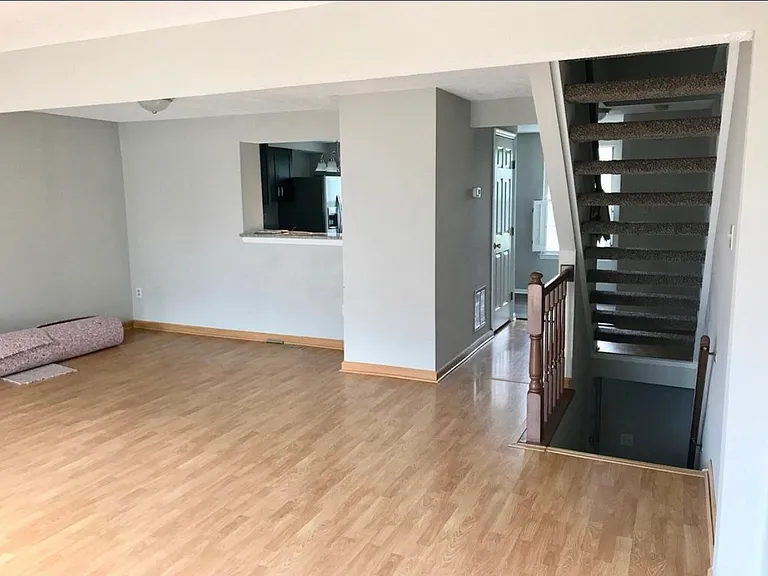 14 Andrew Ct — Photo 4
