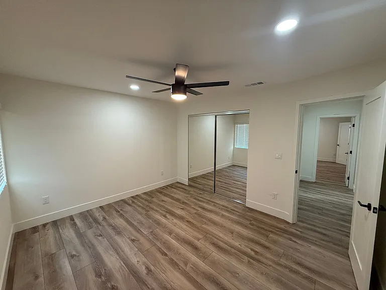 5077 Rockford Dr — Photo 5