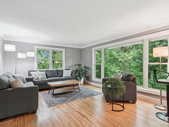 2nd image of 11924 Sunrise Ln