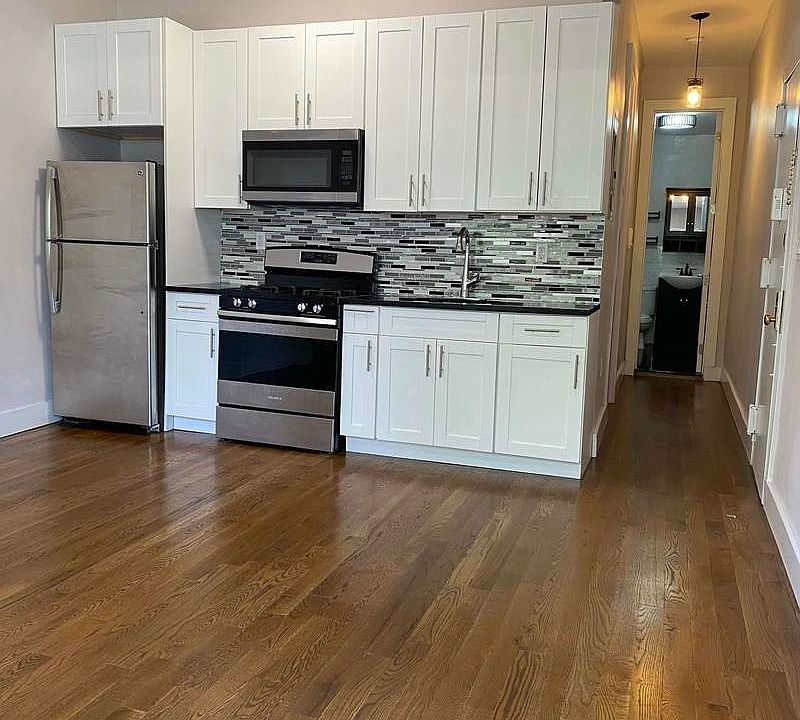 1st image of 170 Woodruff Ave APT 2