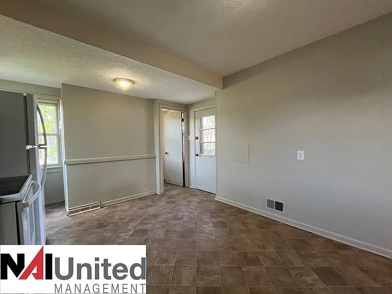 1620 S Lemon St — Photo 4