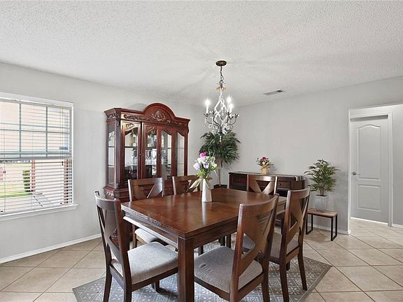 4th image of 4505 Lake Haven Dr