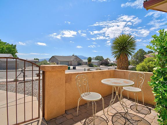 4th image of 4921 Hayworth Hills Dr NE