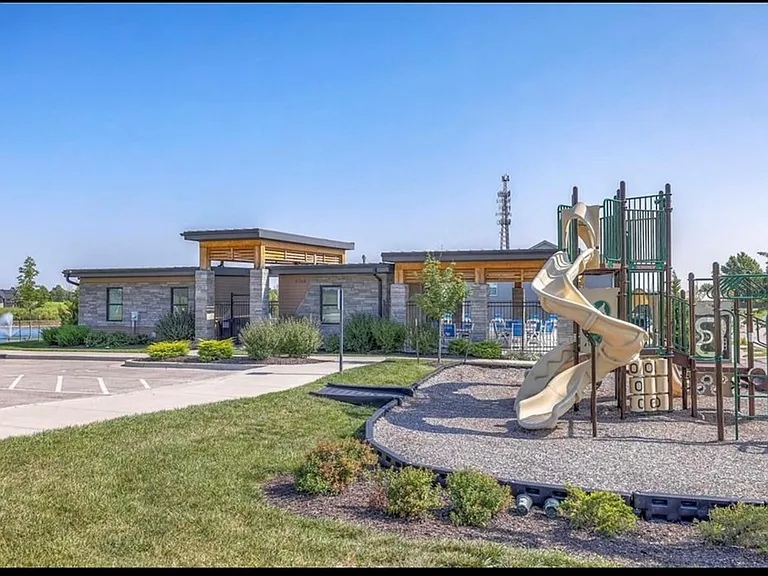8704 SW Edgewater Dr — Photo 24