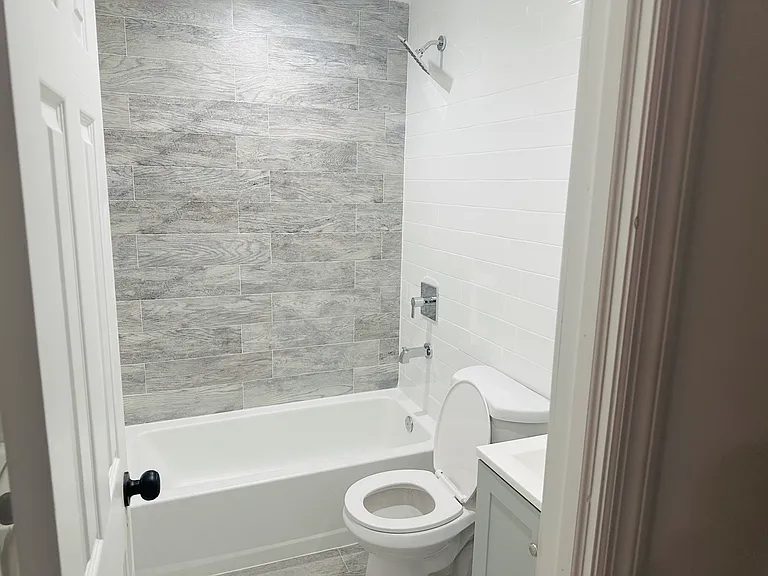 6944 Hillmeyer Ave — Photo 7