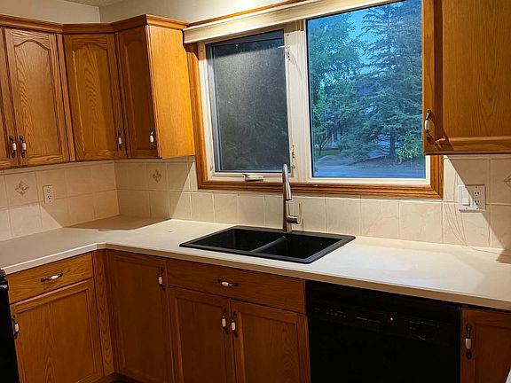 2nd image of 38 Cambridge Cres