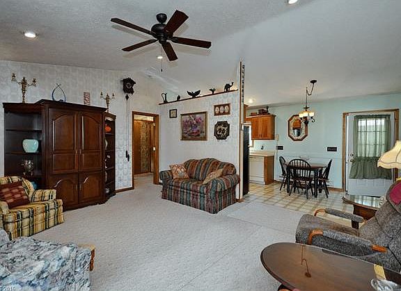 3rd image of 144 Skyway Dr